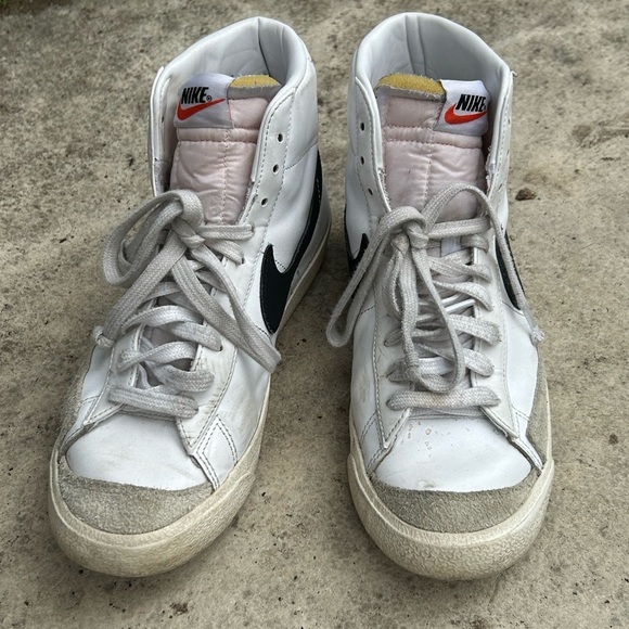 Nike black & white Blazer Mid ‘77, size 9.5 (41) - Picture 6 of 11